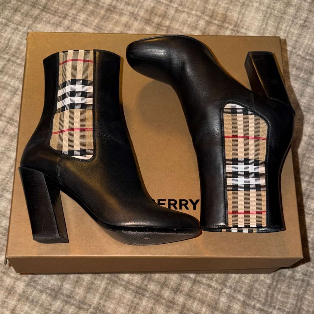Burberry Black and Beige Plaid Heeled Boots - Picture 2 of 7